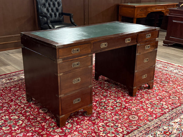 Vintage-Schreibtisch, klassischer englischer Schreibtisch, Mahagoni, grünes Leder, 576