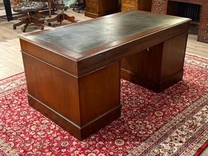 Vintage-Schreibtisch, klassischer englischer Schreibtisch, Mahagoni, grünes Leder, 642