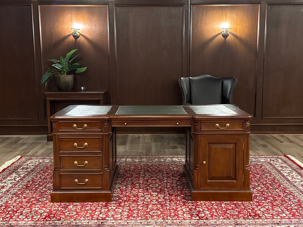 Vintage bureau, klassiek Engels bureau, mahoniehout, groen leer, 607