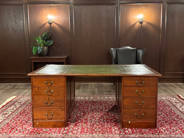 Vintage bureau, klassiek Engels bureau, partnerdesk, eikenhout, groen leer, 670