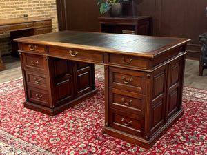 Vintage bureau, klassiek Engels bureau, mahoniehout, bruin leer, 675