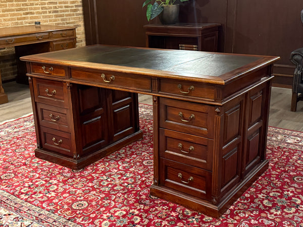 Vintage bureau, klassiek Engels bureau, mahoniehout, bruin leer, 675