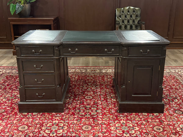 Bureau vintage, bureau anglais classique, bureau double, acajou, cuir vert, 688