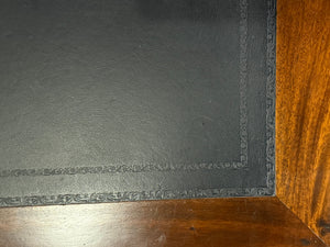 Bureau vintage, bureau anglais classique, acajou, cuir bleu marine, 646