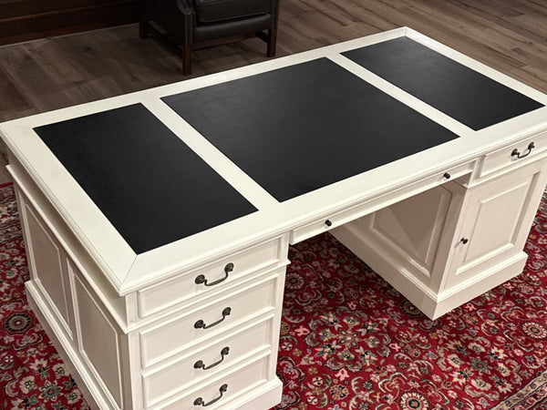 Vintage bureau, wit, klassiek Engels bureau, mahoniehout , zwart leer, 610