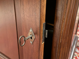 Bureau vintage, bureau anglais classique, acajou, cuir vert, 647