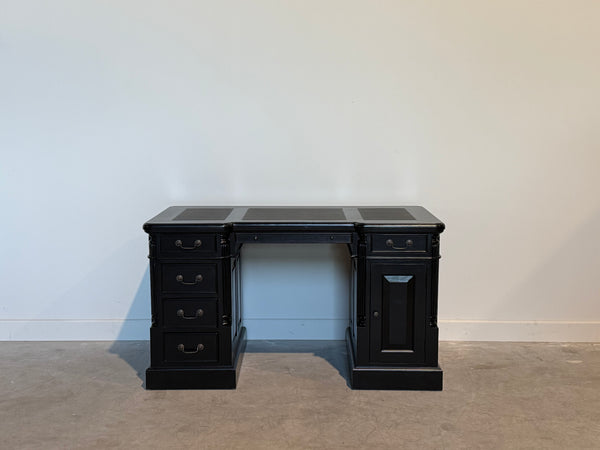 Vintage bureau, zwart, klassiek Engels bureau, mahoniehout, zwart leer, 703