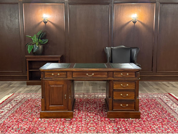 Vintage-Schreibtisch, klassischer englischer Schreibtisch, Mahagoni, grünes Leder, 636