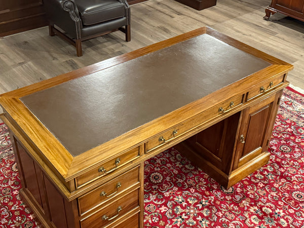 Vintage bureau, klassiek Engels bureau, mahoniehout, bruin leer, 597