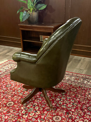 Vintage stoel, Chesterfield, eikenhout, groen leer, 115