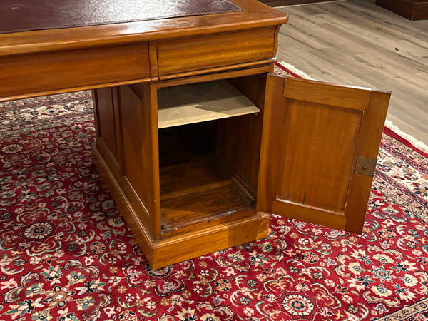 Vintage bureau, klassiek Engels bureau, mahoniehout, rood leer, 628