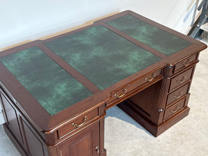 Vintage bureau, partnerdesk, klassiek Engels bureau, mahoniehout, groen leer, 696