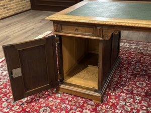 Vintage-Schreibtisch, antiker englischer Schreibtisch, Eichenholz, grünes Leder, 678