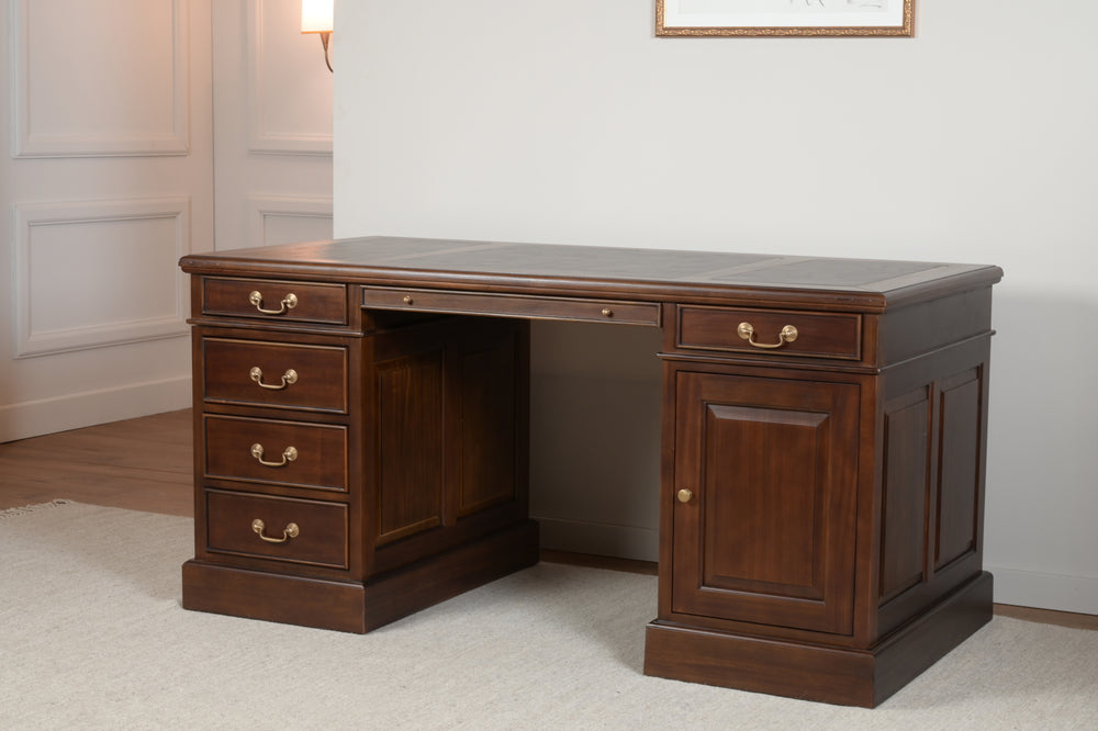 Regent 160x80 Walnoot, klassiek Engels bureau, massief mahoniehout