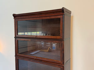 Set van Globe Wernicke boekenkast, stapelbaar, mahoniehout