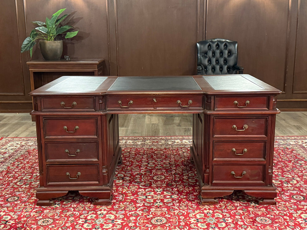 Vintage bureau, klassiek Engels bureau, mahoniehout, zwart leer, 586