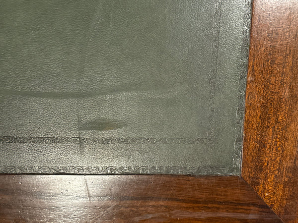 Vintage-Schreibtisch, klassischer englischer Schreibtisch, Mahagoni, grünes Leder, 682