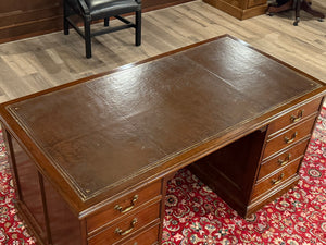 Vintage bureau, antiek, klassiek Engels bureau, eikenhout, bruin leer, 581