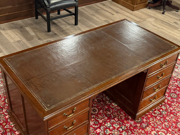 Vintage bureau, antiek, klassiek Engels bureau, eikenhout, bruin leer, 581