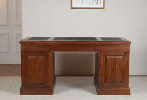 Regent 160x80 Amber, classic English desk, solid mahogany