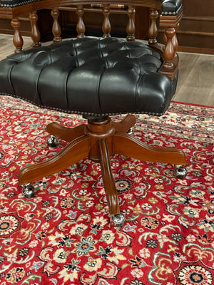 Vintage-Sessel, Chesterfield, Mahagoni, schwarzes Leder, 108