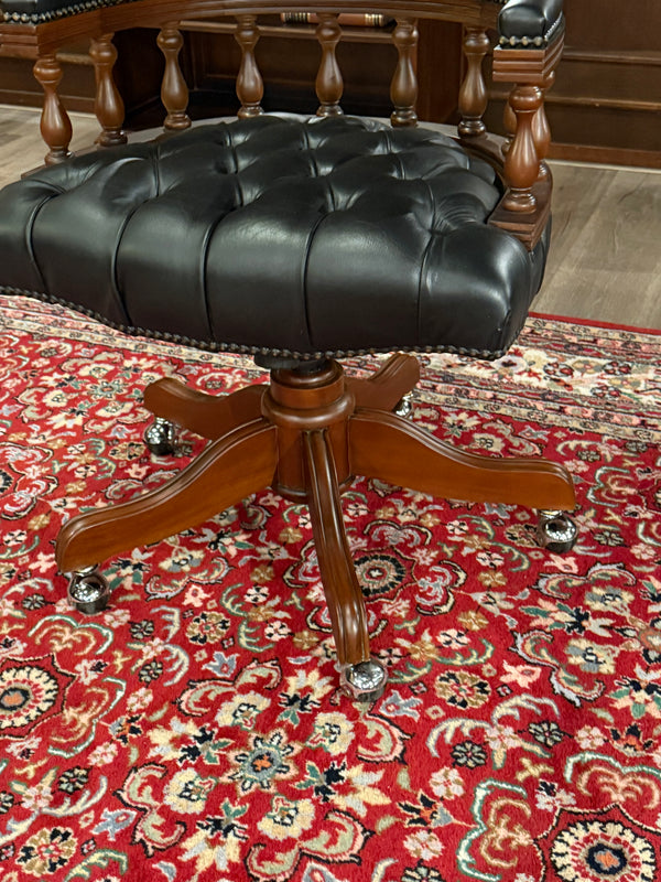 Vintage-Sessel, Chesterfield, Mahagoni, schwarzes Leder, 108