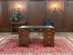 Vintage-Schreibtisch, klassischer englischer Schreibtisch, Mahagoni, grünes Leder, 576