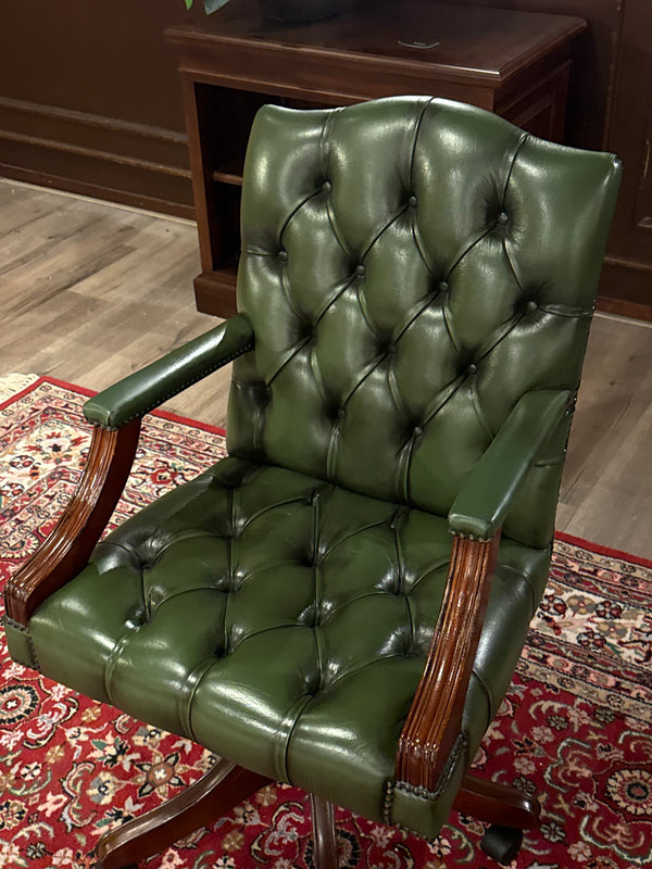 Vintage-Sessel, Chesterfield, grünes Leder, Mahagoniholz, 122