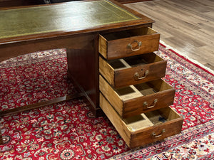 Vintage bureau, antiek Engels bureau, eikenhout, groen leer, 606