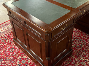 Vintage-Schreibtisch, Partnerdesk, klassischer englischer Schreibtisch, Mahagoni, grünes Leder, 653