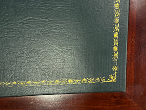 Vintage bureau, klassiek Engels bureau, mahoniehout, groen leer, 627