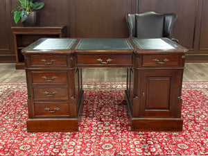 Vintage-Schreibtisch, klassischer englischer Schreibtisch, Mahagoni, grünes Leder, 640