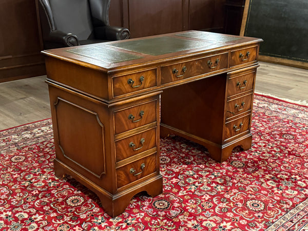 Bureau vintage, bureau anglais classique, acajou, cuir vert, 655