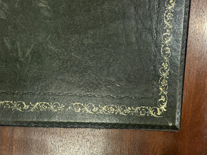 Vintage bureau, klassiek Engels bureau, mahoniehout, groen leer, 583