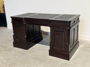 Vintage bureau, klassiek Engels bureau , mahoniehout, zwart leer, 708