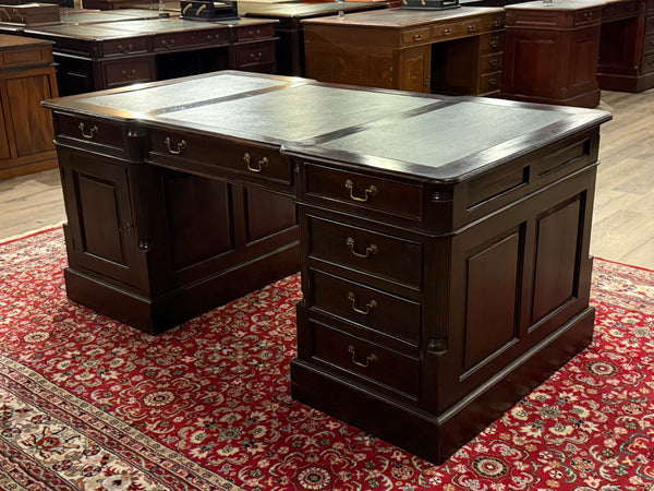 Vintage bureau, klassiek Engels bureau, mahoniehout, groen leer, 573