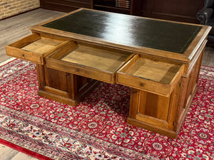 Vintage bureau, Antiek Engels bureau, eikenhout, groen leer, 661