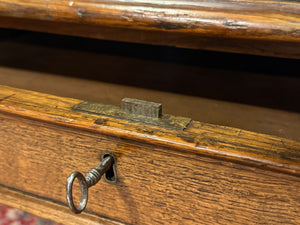Bureau vintage, bureau anglais ancien, chêne, cuir vert, 686