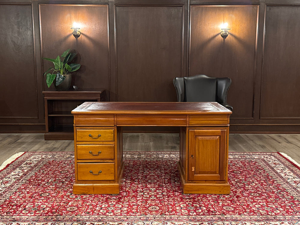 Vintage bureau, klassiek Engels bureau, mahoniehout, rood leer, 628