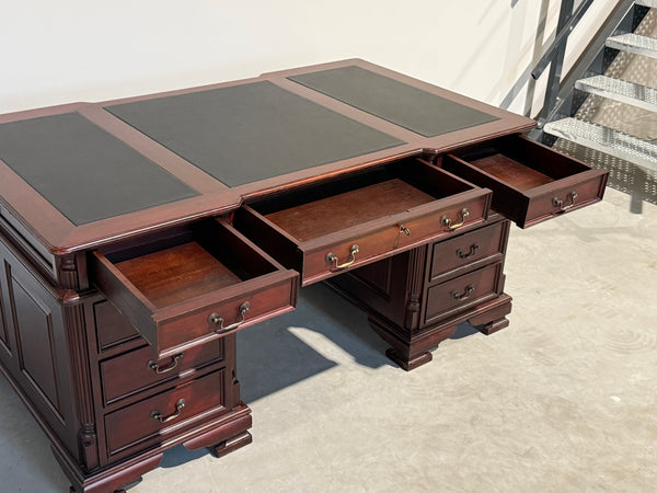 Vintage bureau, klassiek Engels bureau, mahoniehout, zwart leer, 688