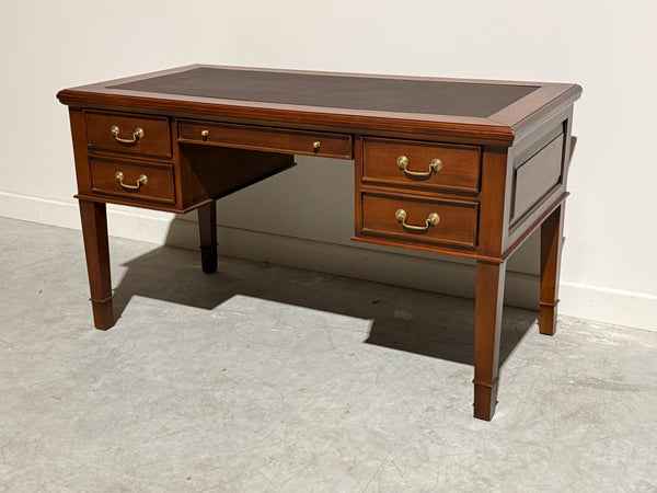 Vintage schrijftafel, klassiek Engels bureau, mahoniehout, bruin leer, 711