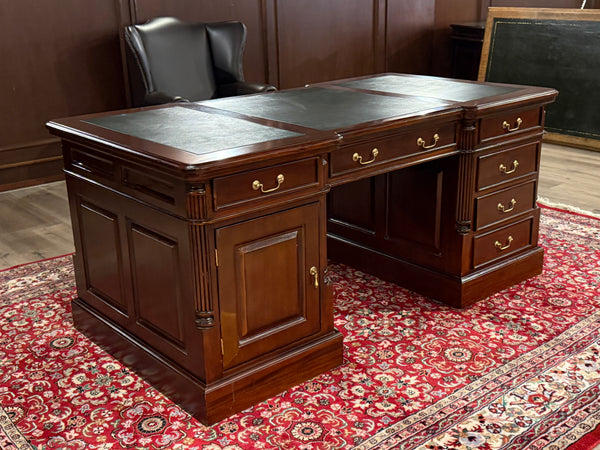 Vintage-Schreibtisch, Partnerdesk, klassischer englischer Schreibtisch, Mahagoni, grünes Leder, 653