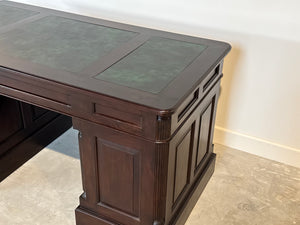 Vintage bureau, klassiek Engels bureau, mahoniehout, groen leer, 694