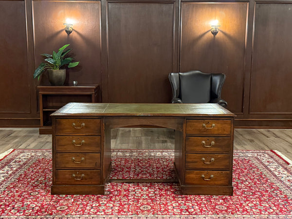 Vintage bureau, antiek Engels bureau, eikenhout, groen leer, 606
