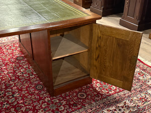Vintage bureau, klassiek Engels bureau, partnerdesk, eikenhout, groen leer, 670