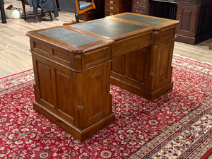 Vintage bureau, klassiek Engels bureau, mahoniehout, groen leer, 672