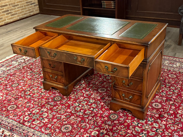 Bureau vintage, bureau anglais classique, acajou, cuir vert, 655