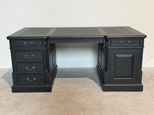 Vintage bureau, zwart, klassiek Engels bureau, mahoniehout, zwart leer, 705