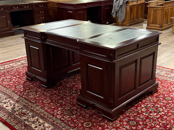 Vintage bureau, klassiek Engels bureau, mahoniehout, groen leer, 659