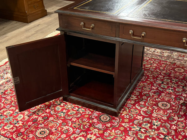 Vintage bureau, klassiek Engels bureau, mahoniehout, bruin leer, 669